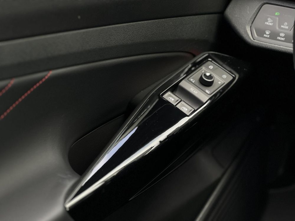 VOLKSWAGEN ID.5 77 kWh GTX 4Motion 60e km. téli-nyári kerék garnitúra. megkímélt állapot!