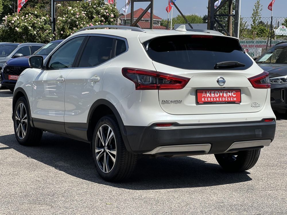 NISSAN QASHQAI 1.3 DIG-T N-Connecta 63e km. Magyarországi. rendszeresen szervizelt!