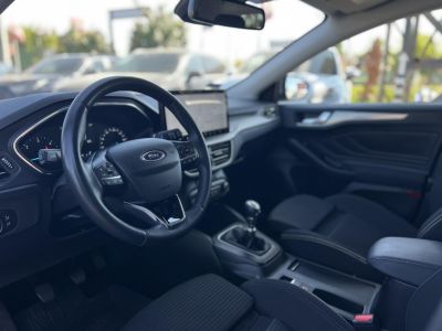 FORD FOCUS 1.5 EcoBlue Titanium LED. CarPlay. Állófűtés. Vonóhorog. Téli csomag!
