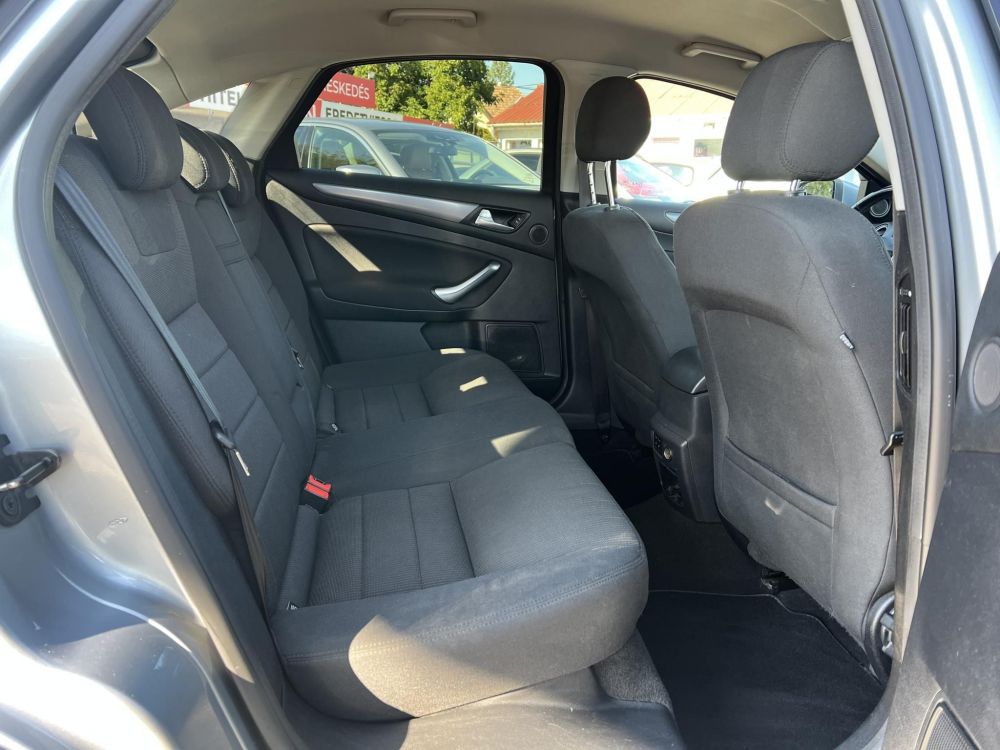 FORD MONDEO 2.0 TDCi Titanium Powershift Xenon Tempomat Keyless Ülésfűtés/hűtés GARANCIÁLIS VÁLTÓ!
