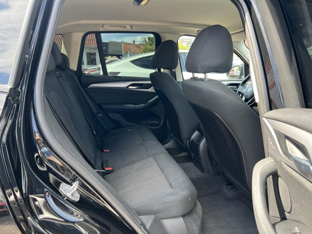 BMW X3 sDrive18d (Automata) Magyarországi. Márkaszervizelt!