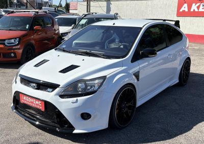 FORD FOCUS RS 2.5 T Értékes kiegészítőkkel