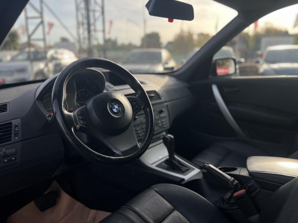 BMW X3 3.0 (Automata) xenon fényszórók. ülésfűtés. lejtmenet. memória. vonóhorog. bőr belső!