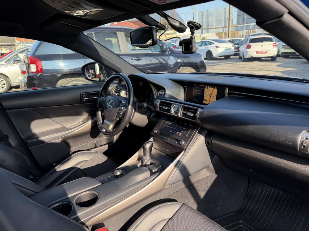 LEXUS IS 200t F Sport (Automata) 75e km. Magyarországi. Márkaszervizelt!