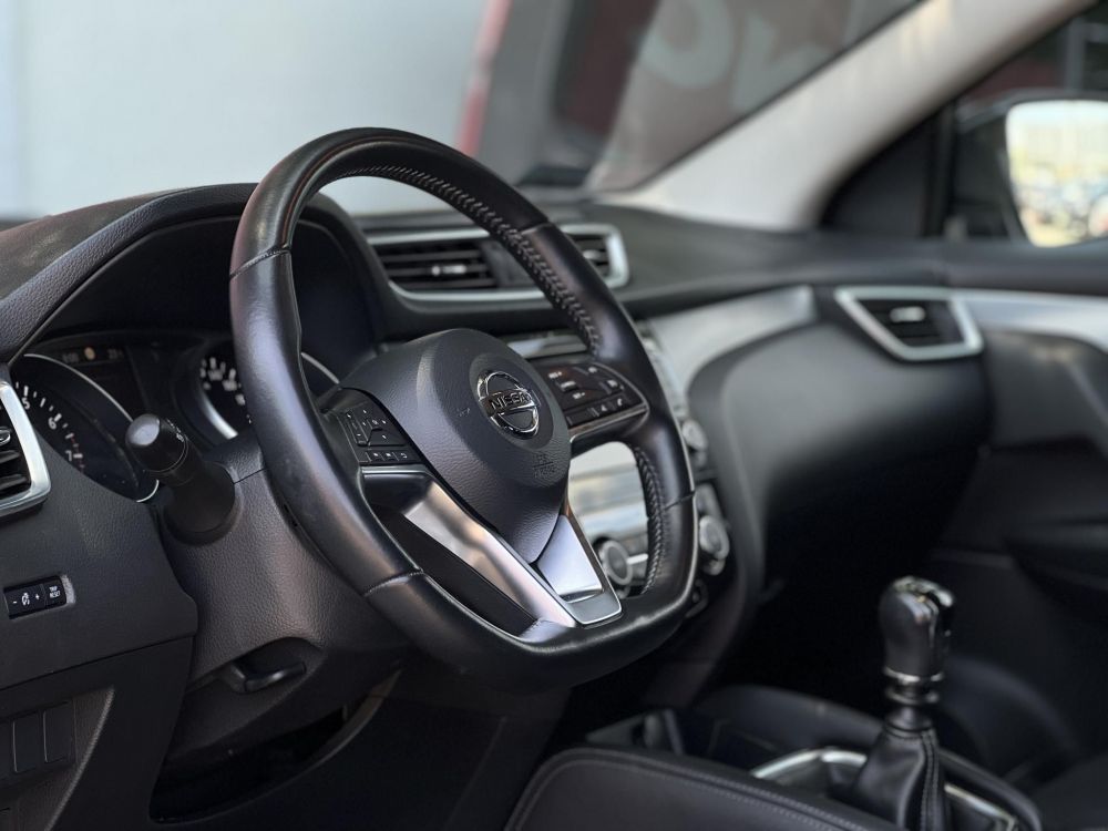 NISSAN QASHQAI 1.3 DIG-T N-Connecta 63e km. Magyarországi. rendszeresen szervizelt!
