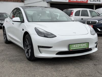 TESLA MODEL 3 Long Range AWD (Automata) FSD. FEHÉR BELSŐ. Perf BOOST. garanciális. hőszivattyú. vonóhorog!
