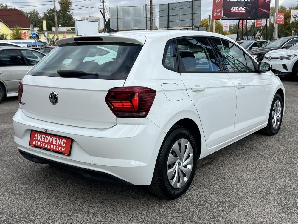 VOLKSWAGEN POLO VI 1.6 TDI SCR Comfortline Klíma Tempomat Navi Bluetooth 4 évszakos gumik!