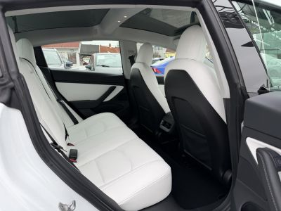 TESLA MODEL 3 Long Range AWD (Automata) FSD. FEHÉR BELSŐ. Perf BOOST. garanciális. hőszivattyú. vonóhorog!