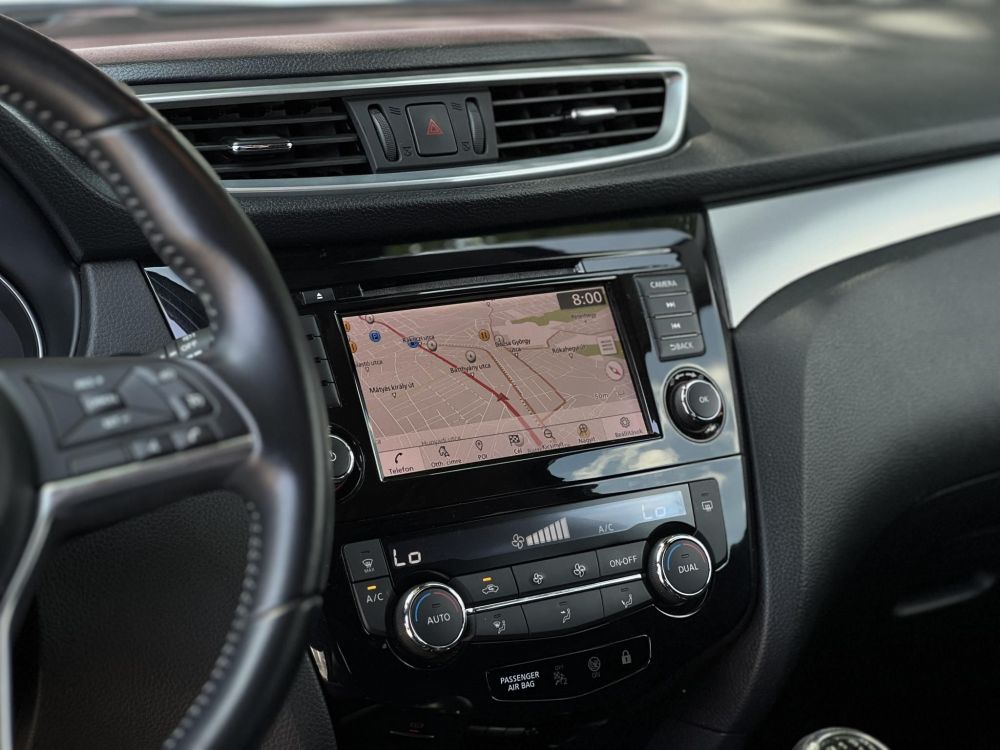 NISSAN QASHQAI 1.3 DIG-T N-Connecta 63e km. Magyarországi. rendszeresen szervizelt!