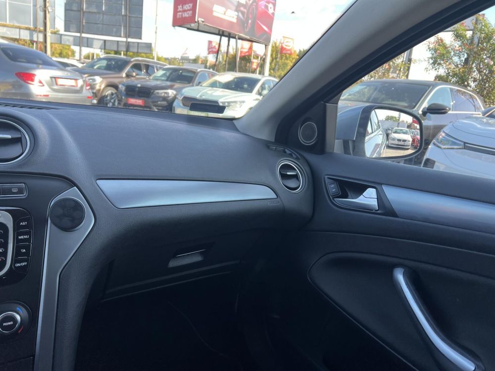 FORD MONDEO 2.0 TDCi Titanium Powershift Xenon Tempomat Keyless Ülésfűtés/hűtés GARANCIÁLIS VÁLTÓ!