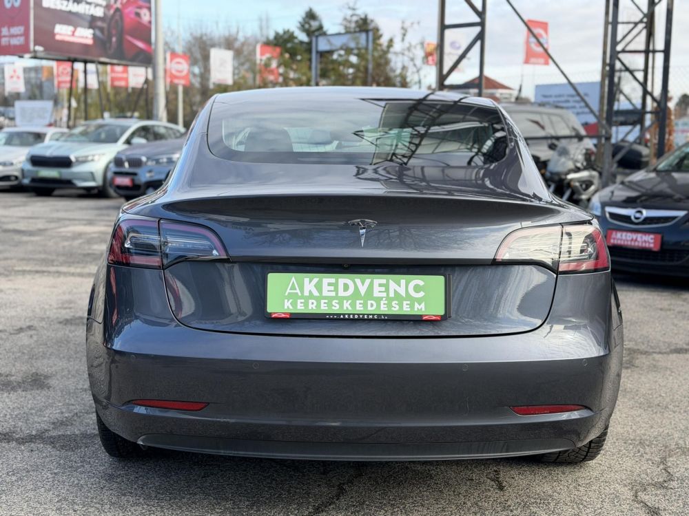 TESLA MODEL 3 Standard Range Plus Aut