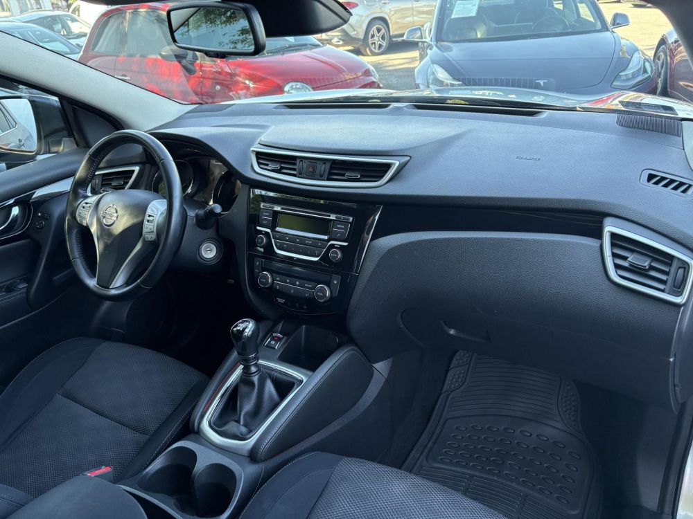 NISSAN QASHQAI 1.6 dCi Tekna 4WD 119e km. LED Tempomat Bluetooth Digitklíma MEGKÍMÉLT állapot!