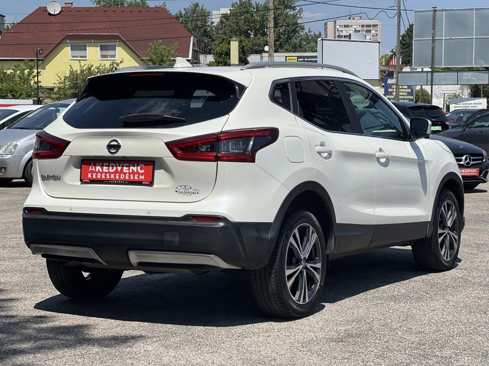 NISSAN QASHQAI 1.3 DIG-T N-Connecta 63e km. Magyarországi. rendszeresen szervizelt!