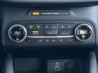 FORD KUGA 2.5 PHEV Freedom CVT 49e km. LED fényszórók. kamera. carplay. ülésfűtés. kormányfűtés. CARPLAY!