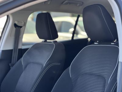 FORD FOCUS 1.5 EcoBlue Titanium LED. CarPlay. Állófűtés. Vonóhorog. Téli csomag!