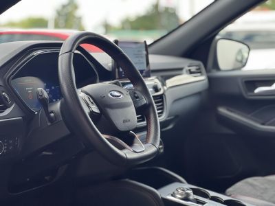 FORD KUGA 2.5 FHEV ST-Line X CVT 42e km. újszerű állapot