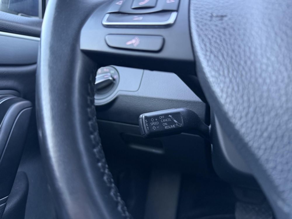 VOLKSWAGEN CC 2.0 CR TDI BMT DSG [5 személy] Xenon Tempomat Ülésfűtés PDC Navi Bluetooth 2 gyári kulcs!