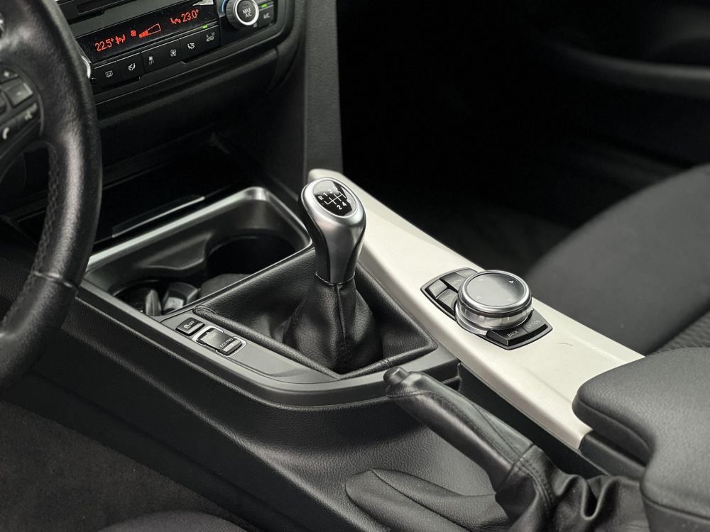 BMW 420d kézi váltó. Prof Navi. rendszeresen szervizelt. xenon. 5L/100km. A legjobb áron!