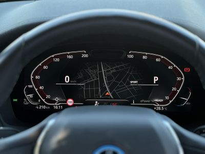 BMW IX3 Impressive sérülésmentes. dokumentált előélet. harman/kardon. panoráma. memória. HUD