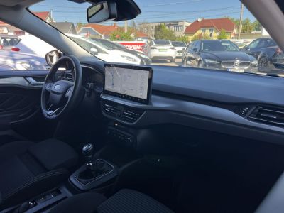 FORD FOCUS 1.5 EcoBlue Titanium LED. CarPlay. Állófűtés. Vonóhorog. Téli csomag!