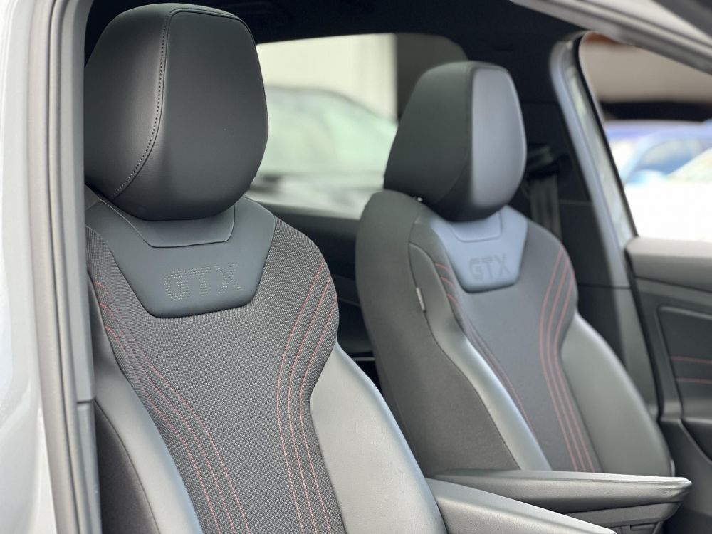VOLKSWAGEN ID.5 77 kWh GTX 4Motion 60e km. téli-nyári kerék garnitúra. megkímélt állapot!