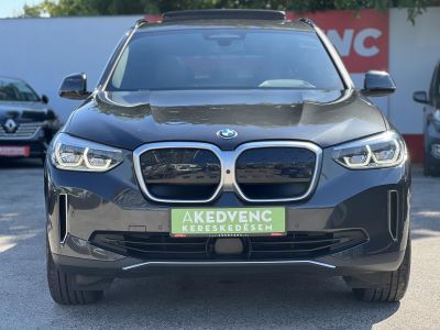 BMW IX3 Impressive sérülésmentes. dokumentált előélet. harman/kardon. panoráma. memória. HUD