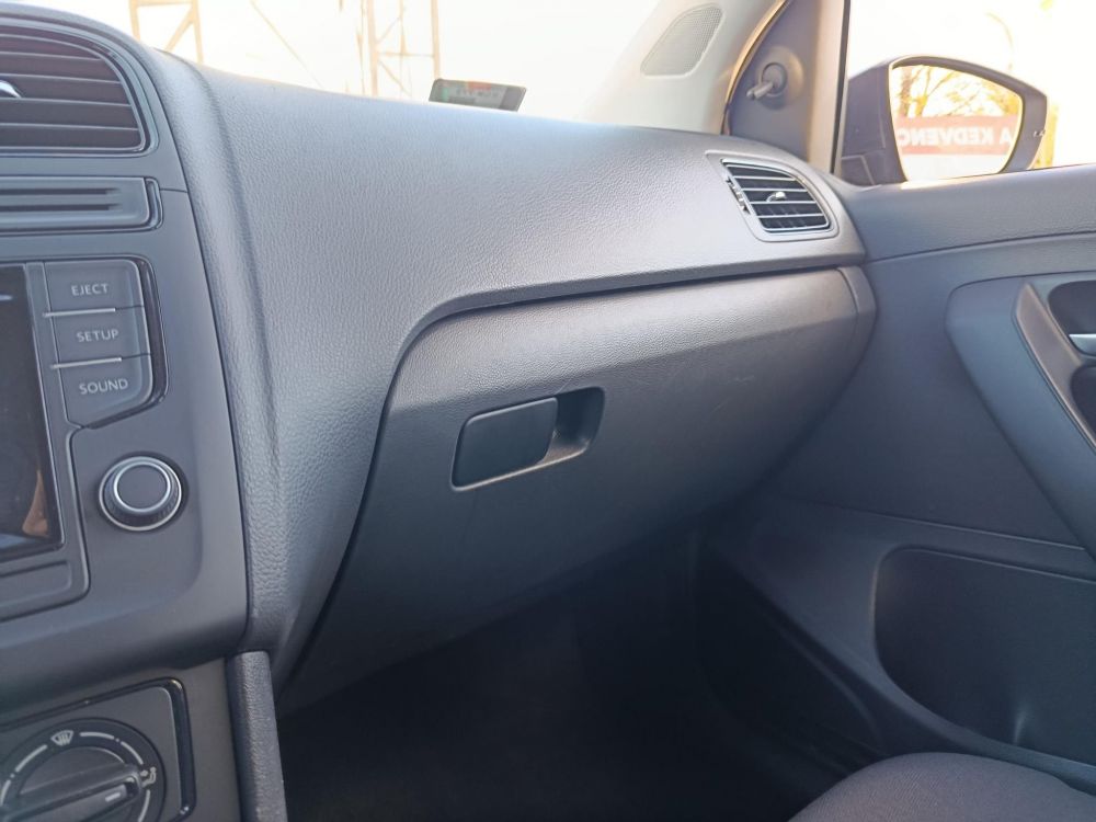 VOLKSWAGEN POLO 1.0 MPI Trendline 172e km. Klíma