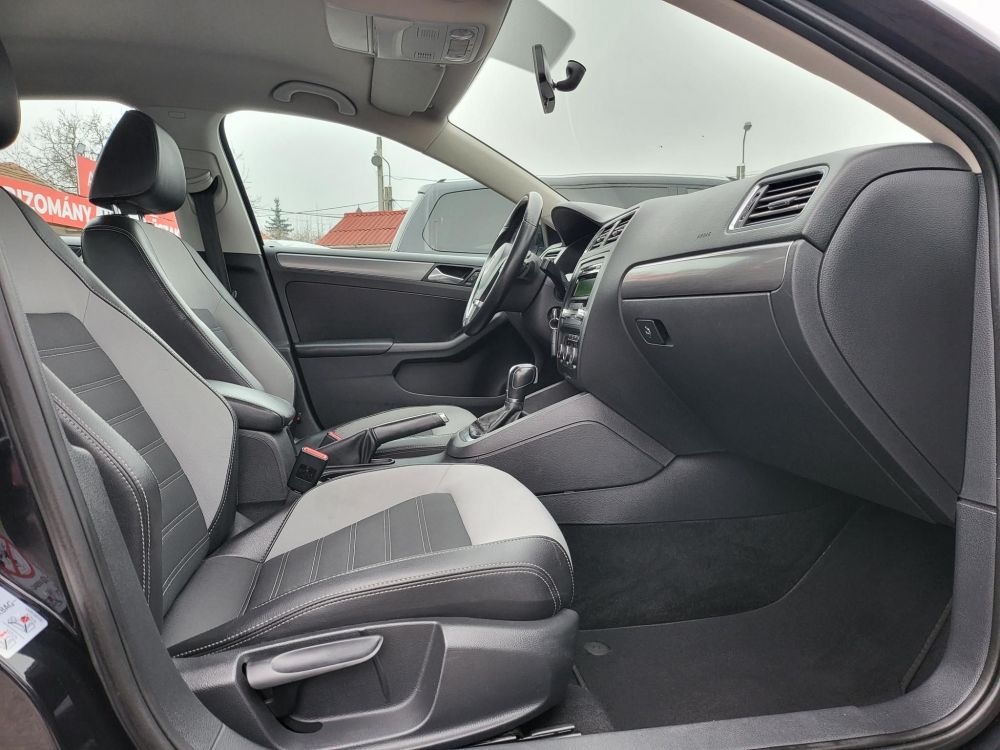 VOLKSWAGEN JETTA 1.4 TSI BMT Highline DSG Magyarországi Tempomat Ülésfűtés Frissen szervizelt!