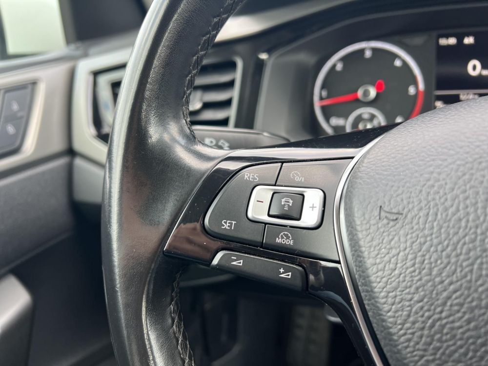 VOLKSWAGEN POLO VI 1.6 TDI SCR Comfortline Klíma Tempomat Navi Bluetooth 4 évszakos gumik!