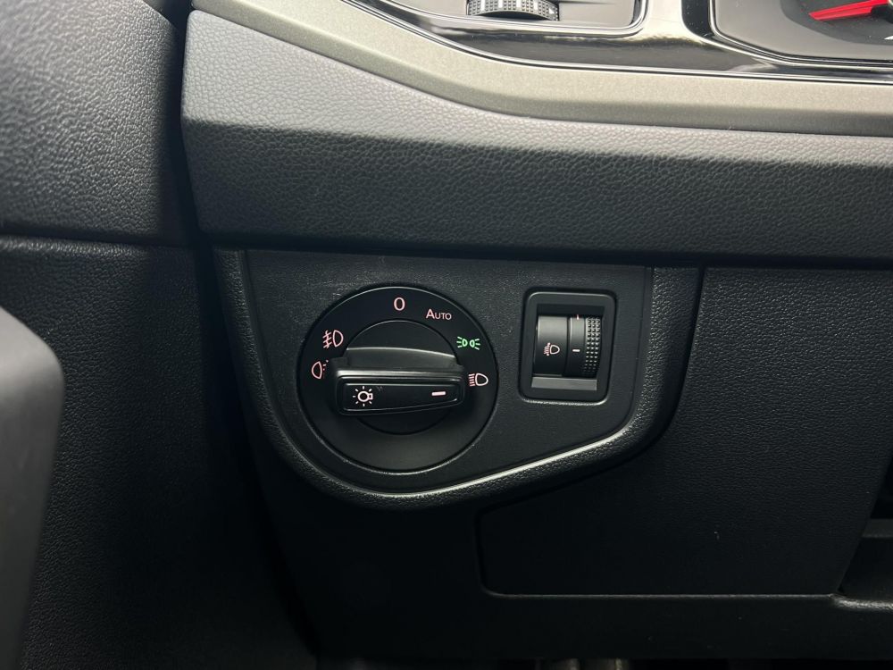 VOLKSWAGEN POLO VI 1.6 TDI SCR Comfortline Klíma Tempomat Navi Bluetooth 4 évszakos gumik!