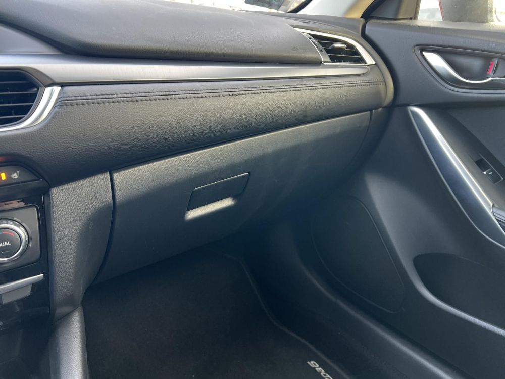 MAZDA 6 Sportkombi 2.2 CD Attraction M.o.-i. 1.tul. Tempomat Bluetooth Tolatóradar Márkaszervizelt!