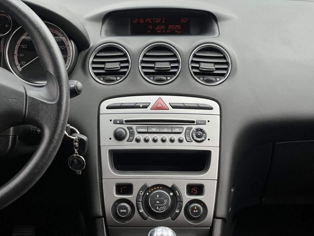 PEUGEOT 308 1.4 VTi Confort Pack 90e km. Magyarországi. klíma. tempomat. vonóhorog. 2 gyári kulcs!
