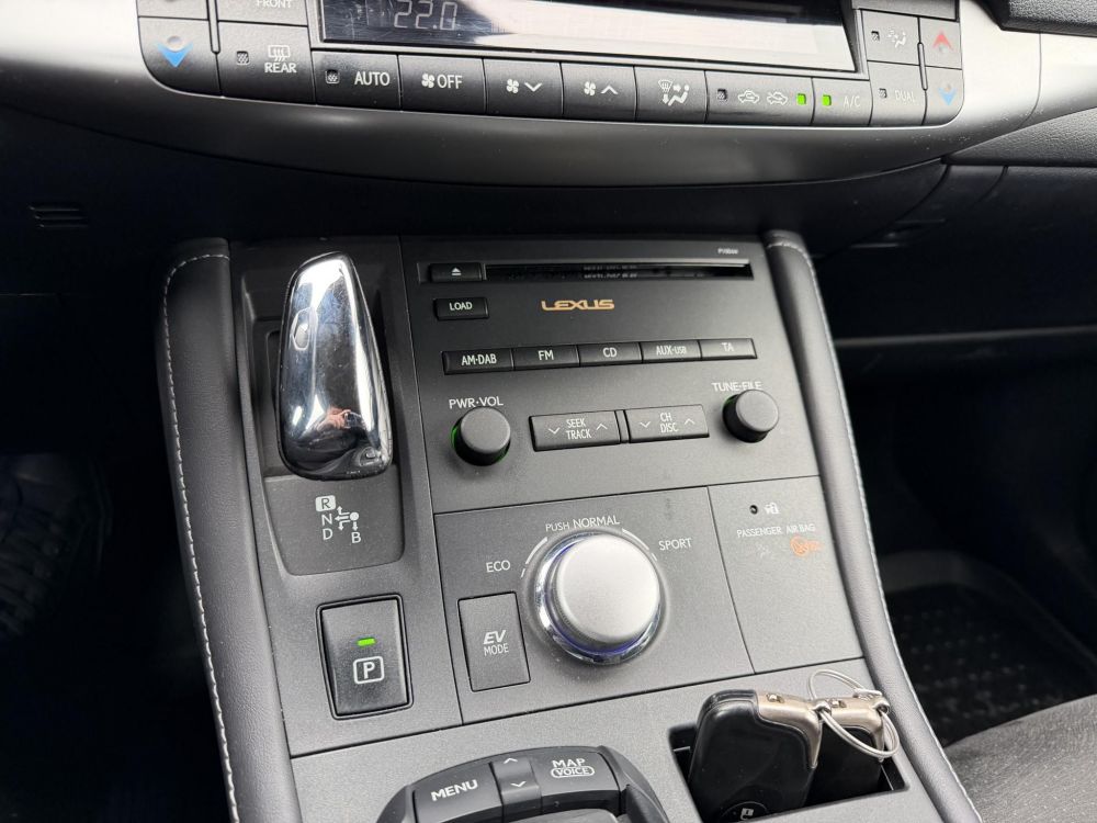 LEXUS CT 200h Comfort (Automata) First Edition Téli-nyári kerék. 2 gyári kulcs!