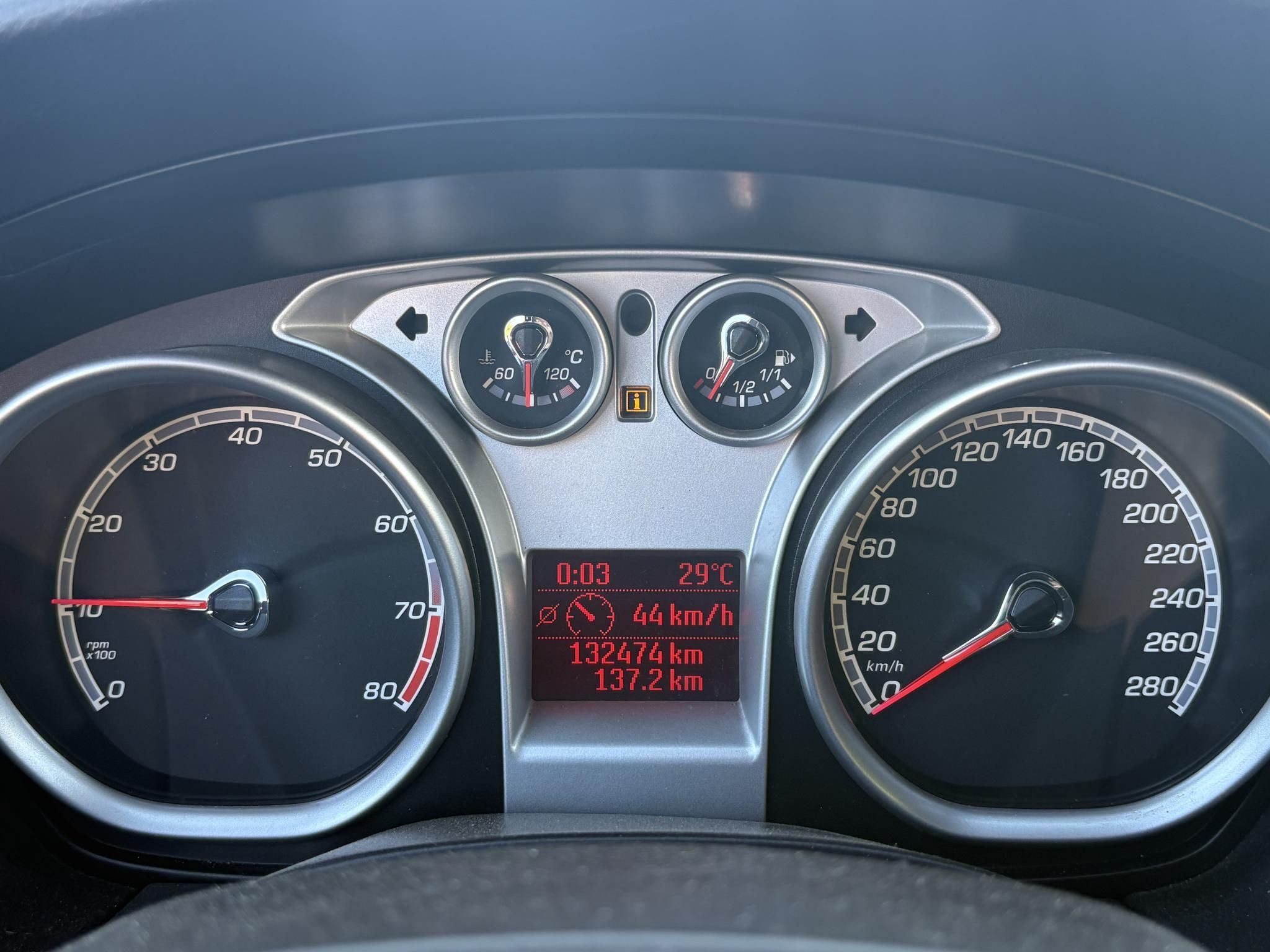 FORD FOCUS RS 2.5 T Értékes kiegészítőkkel