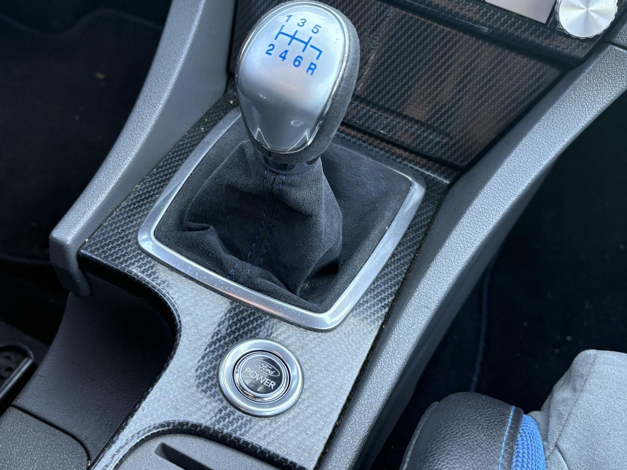 FORD FOCUS RS 2.5 T Értékes kiegészítőkkel