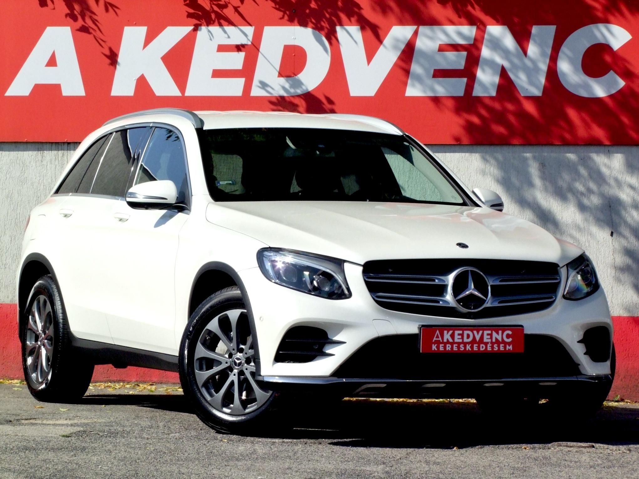 MERCEDES-BENZ GLC 220 d 4Matic 9G-TRONIC AMG csomag. LED Távtartó Head-Up Navi 360 kamera Bluetooth Megkímélt!