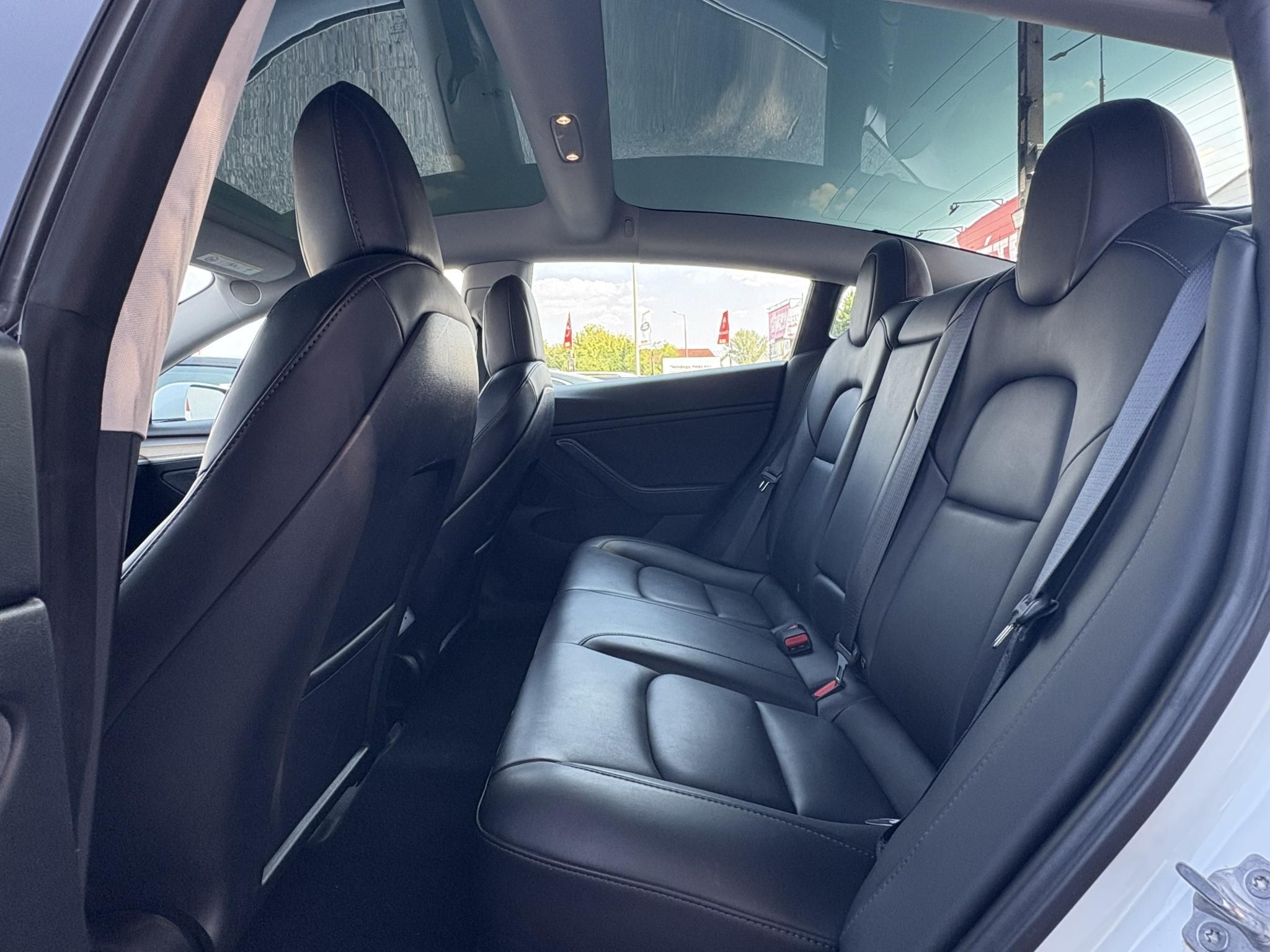 TESLA MODEL 3 Long Range AWD (Automata) 500km-es hatótáv. mátrix LED. garanciális. hőszívattyú. 4 évszakos gumik!