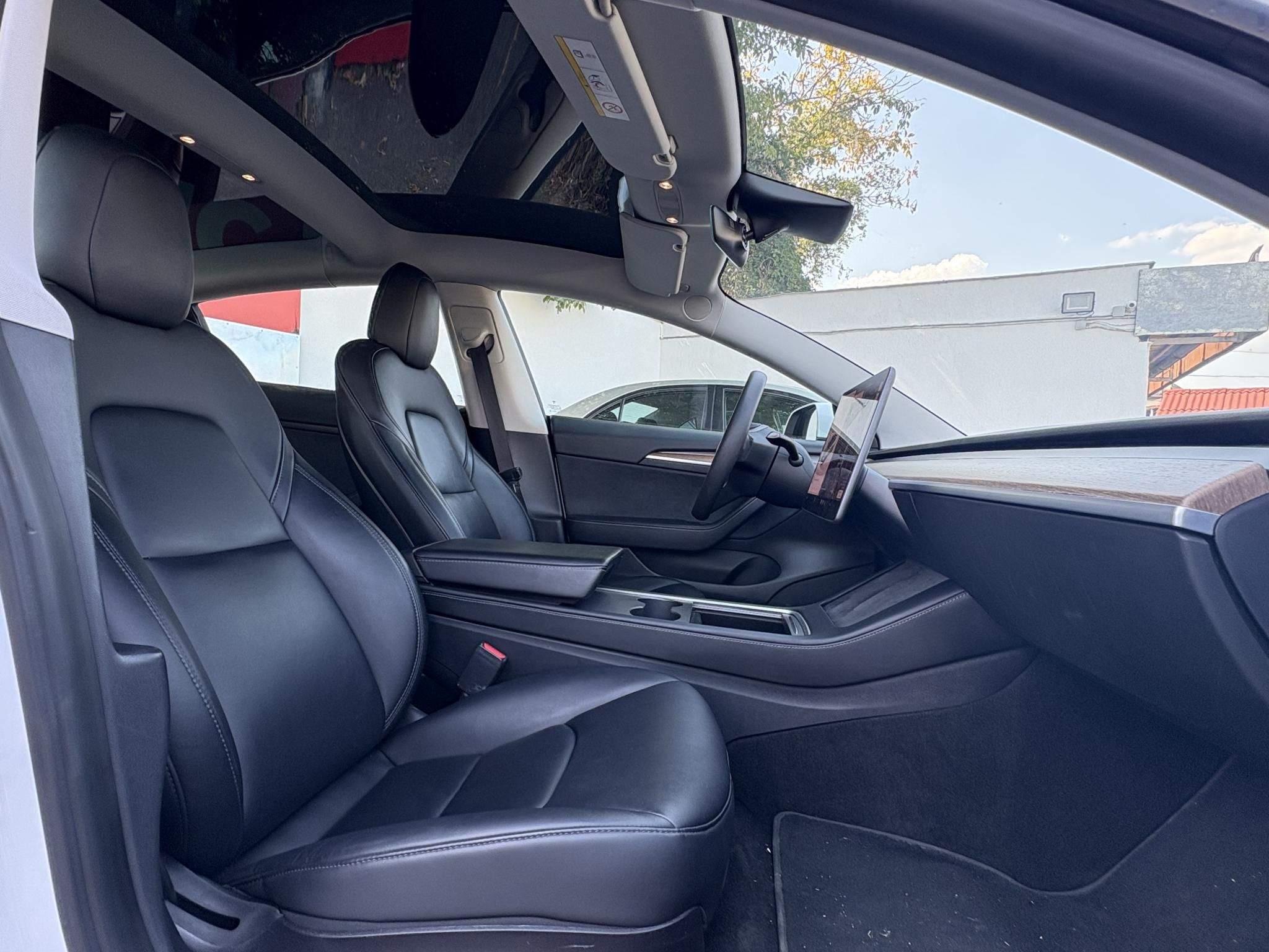 TESLA MODEL 3 Long Range AWD (Automata) 500km-es hatótáv. mátrix LED. garanciális. hőszívattyú. 4 évszakos gumik!