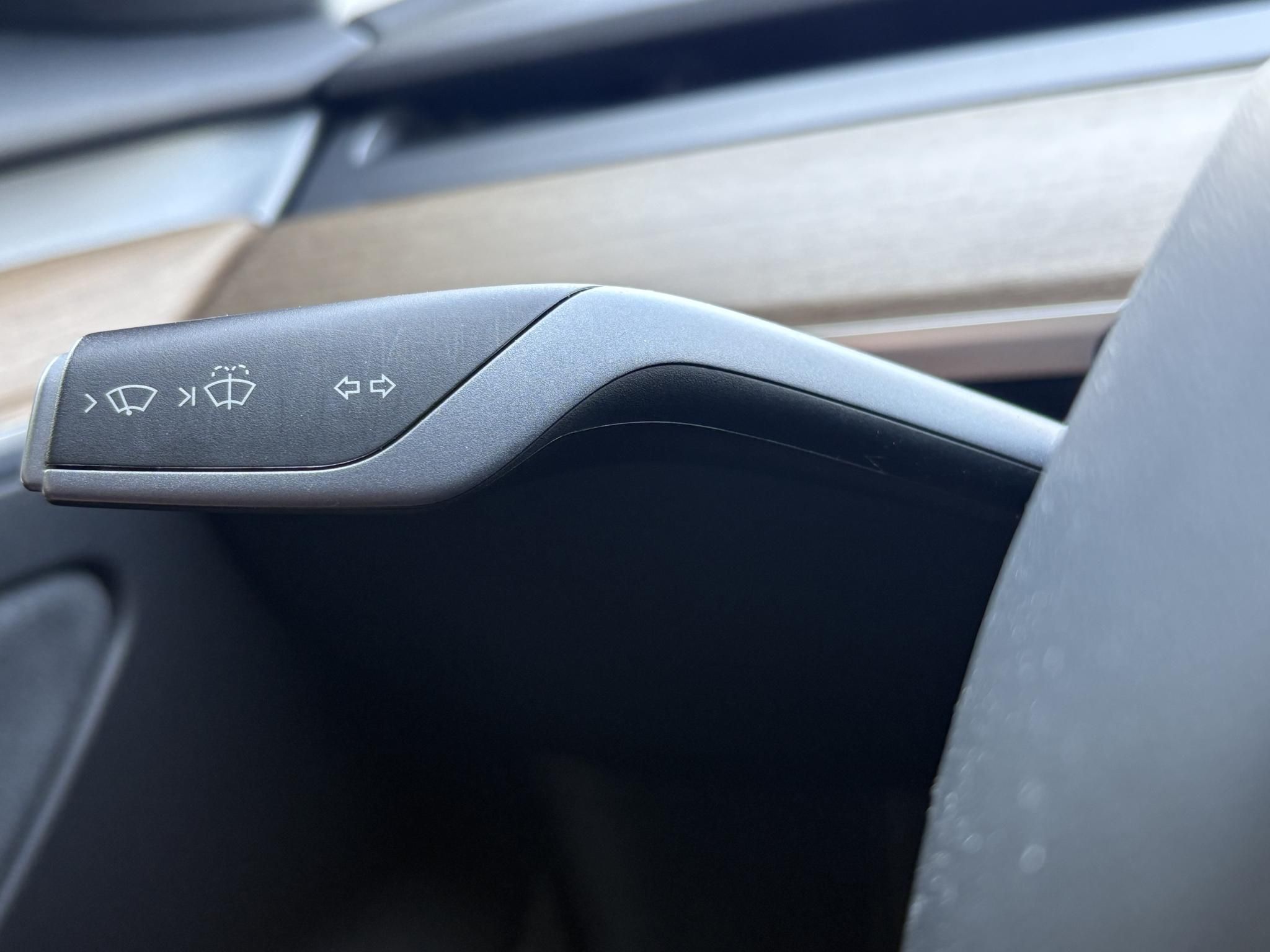 TESLA MODEL 3 Long Range AWD (Automata) 500km-es hatótáv. mátrix LED. garanciális. hőszívattyú. 4 évszakos gumik!