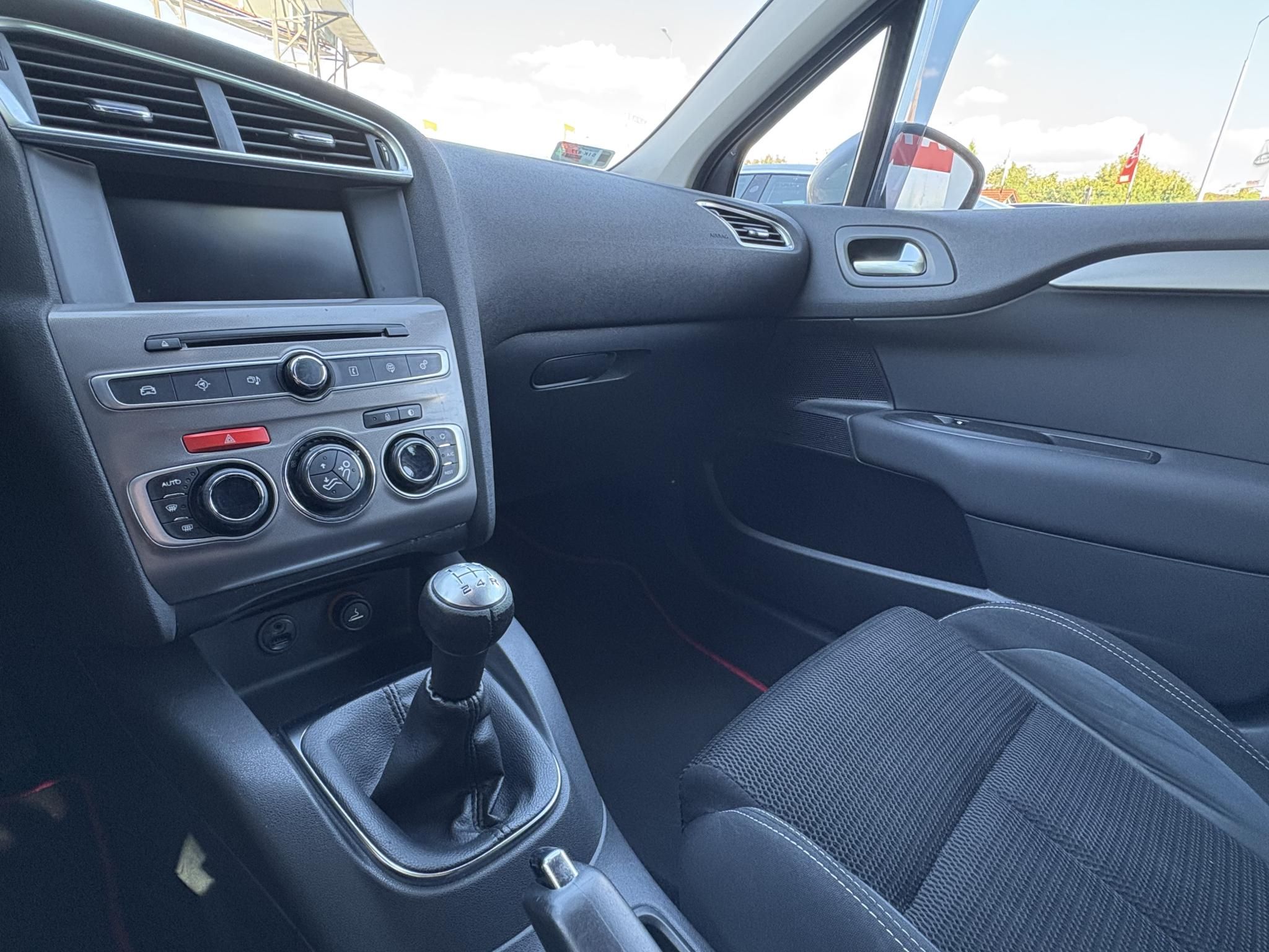 CITROEN C4 1.6 BlueHDi Profi Feel Klíma Tempomat Bluetooth Carplay TGK!