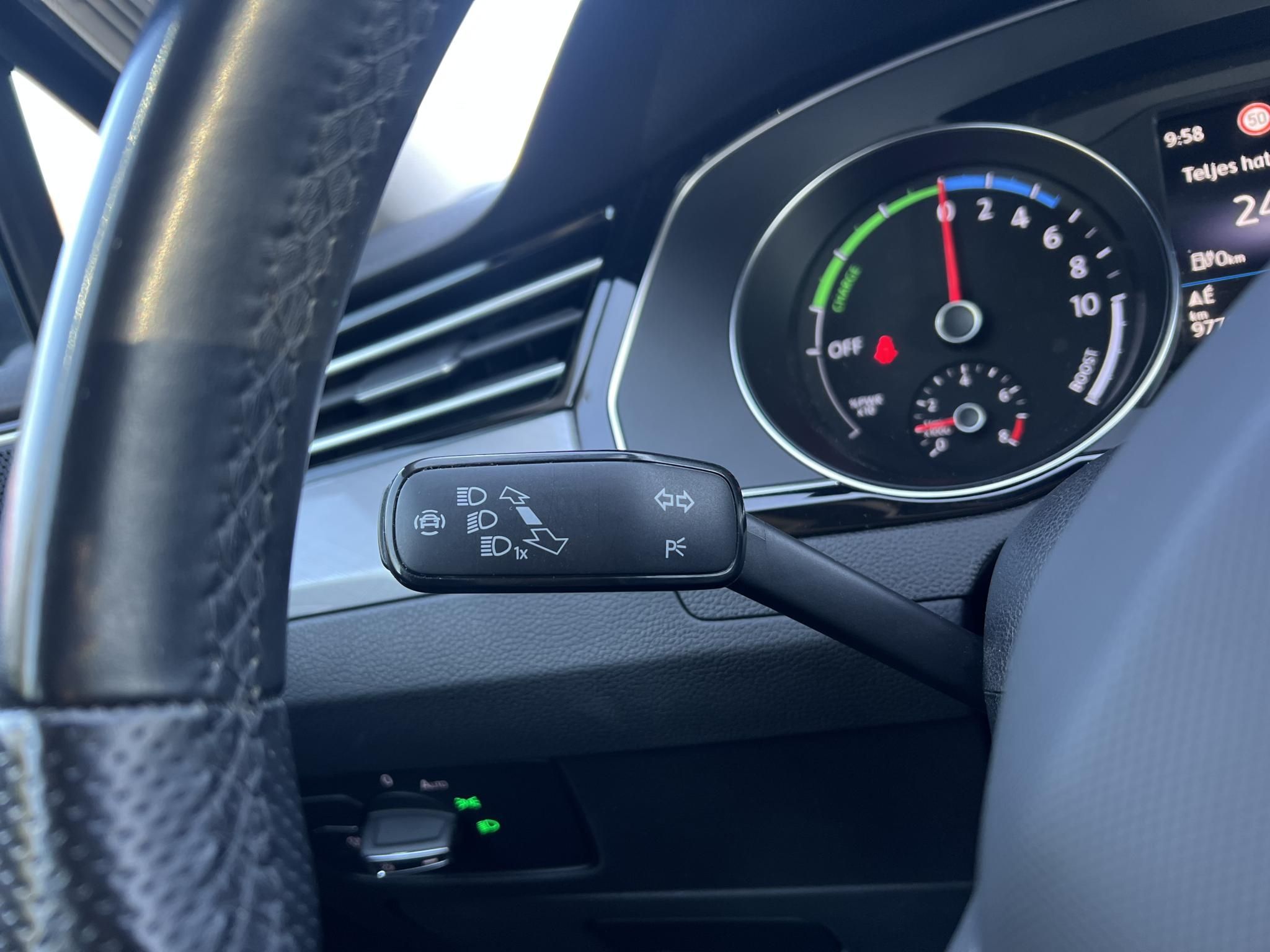 VOLKSWAGEN PASSAT VIII Variant 1.4 TSI GTE Plug-In-Hybrid DSG 97e km. LED Távtartó Carplay Ülésfűtés Kamera 2 töltőkábel!