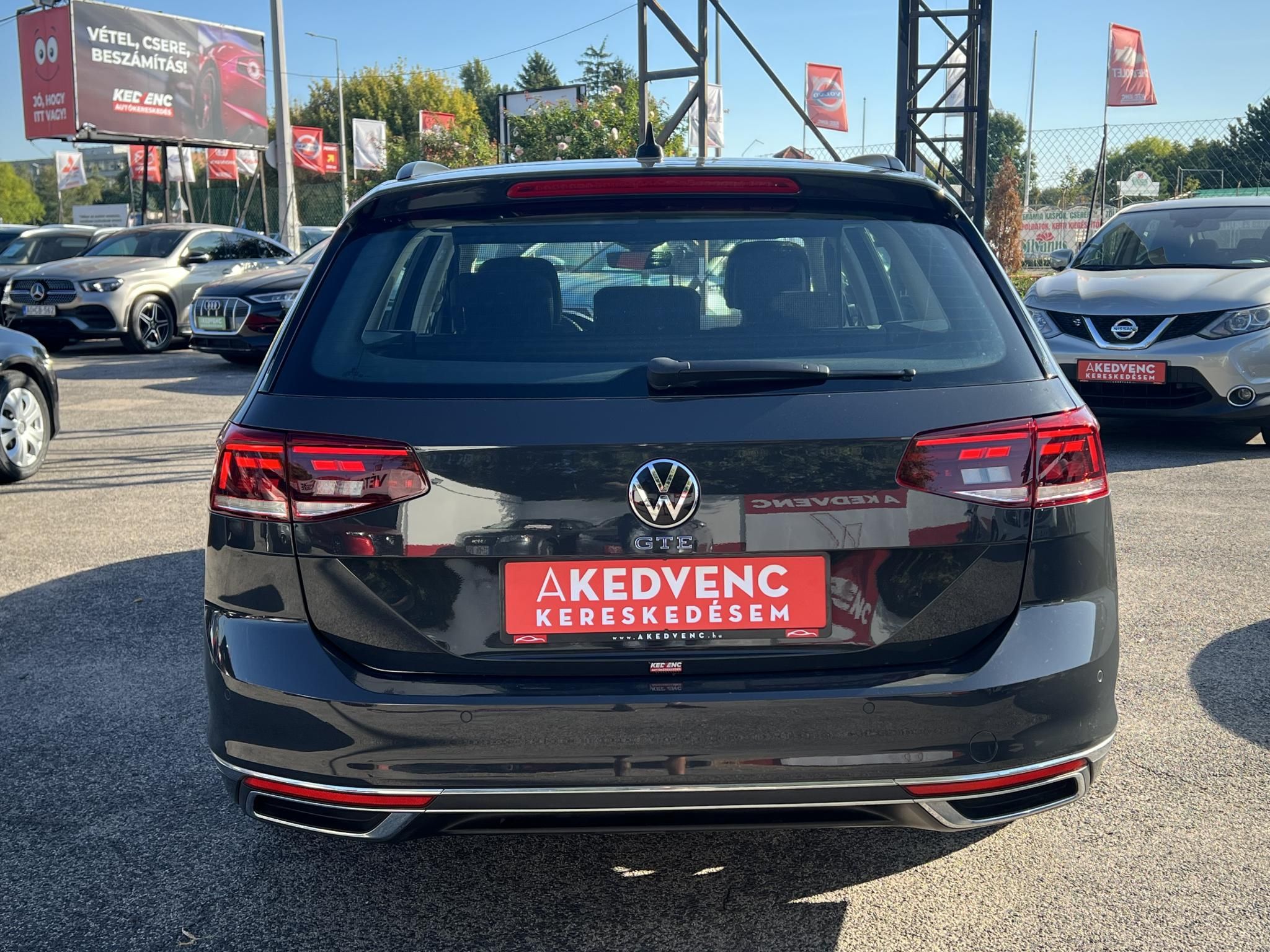 VOLKSWAGEN PASSAT VIII Variant 1.4 TSI GTE Plug-In-Hybrid DSG 97e km. LED Távtartó Carplay Ülésfűtés Kamera 2 töltőkábel!