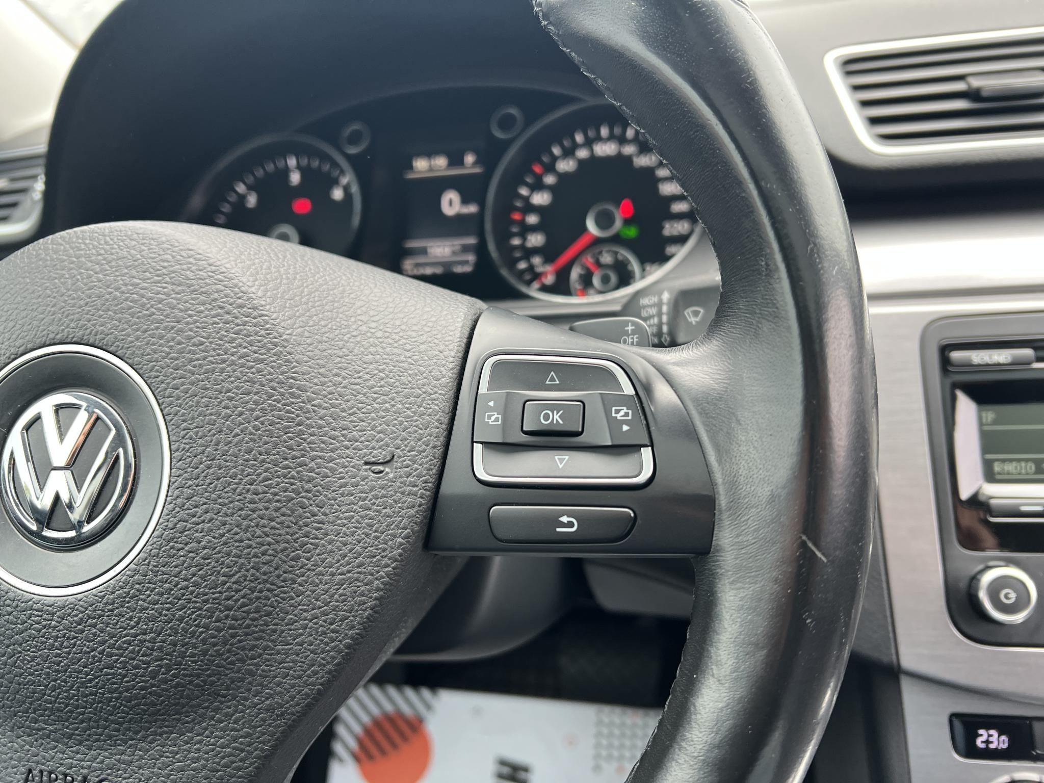 VOLKSWAGEN PASSAT VII Variant 1.6 CR TDI Comfortline BMT DSG M.o.-i. Panorámatető Tempomat Ülésfűtés Bluetooth Vezérlés cserélve!