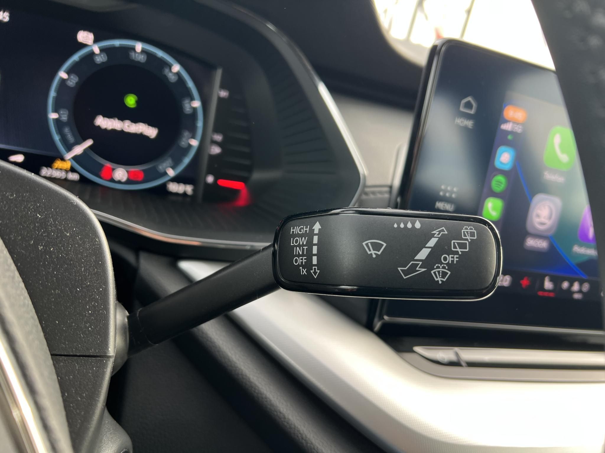 SKODA OCTAVIA Combi 1.4 TSI pHEV Ambition DSG 22e km. LED Tempomat Carplay Sávtartó Ülésfűtés Kormányfűtés Virtual Cockpit