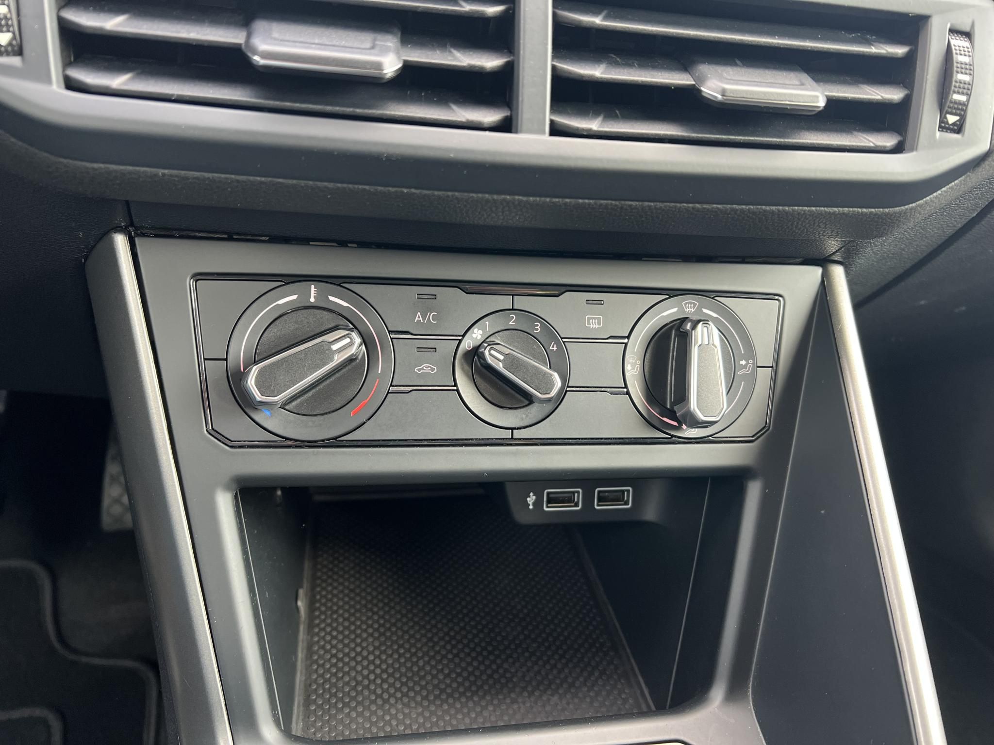 VOLKSWAGEN POLO VI 1.6 TDI SCR Comfortline Klíma Tempomat Navi Bluetooth 4 évszakos gumik!