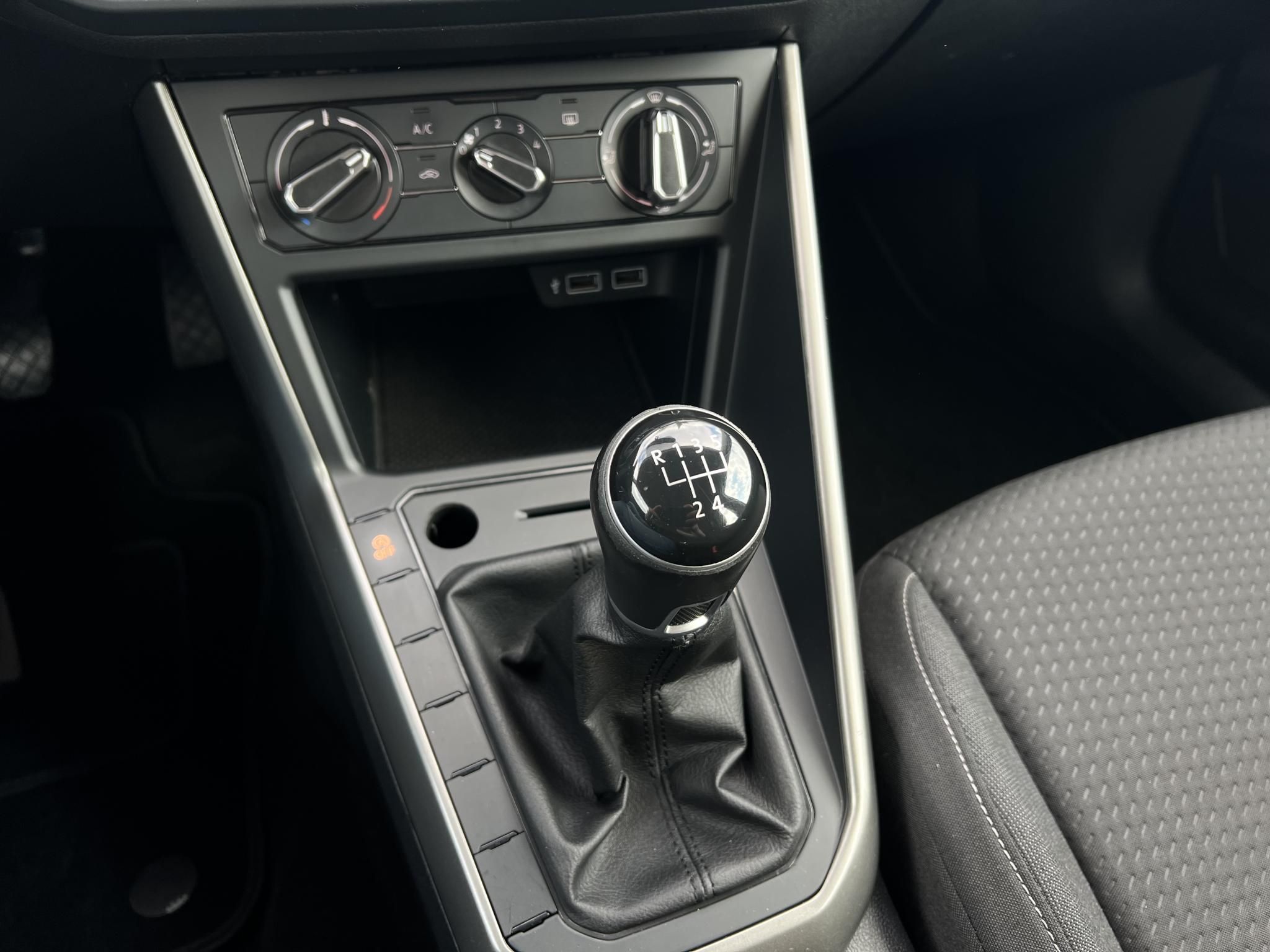 VOLKSWAGEN POLO VI 1.6 TDI SCR Comfortline Klíma Tempomat Navi Bluetooth 4 évszakos gumik!