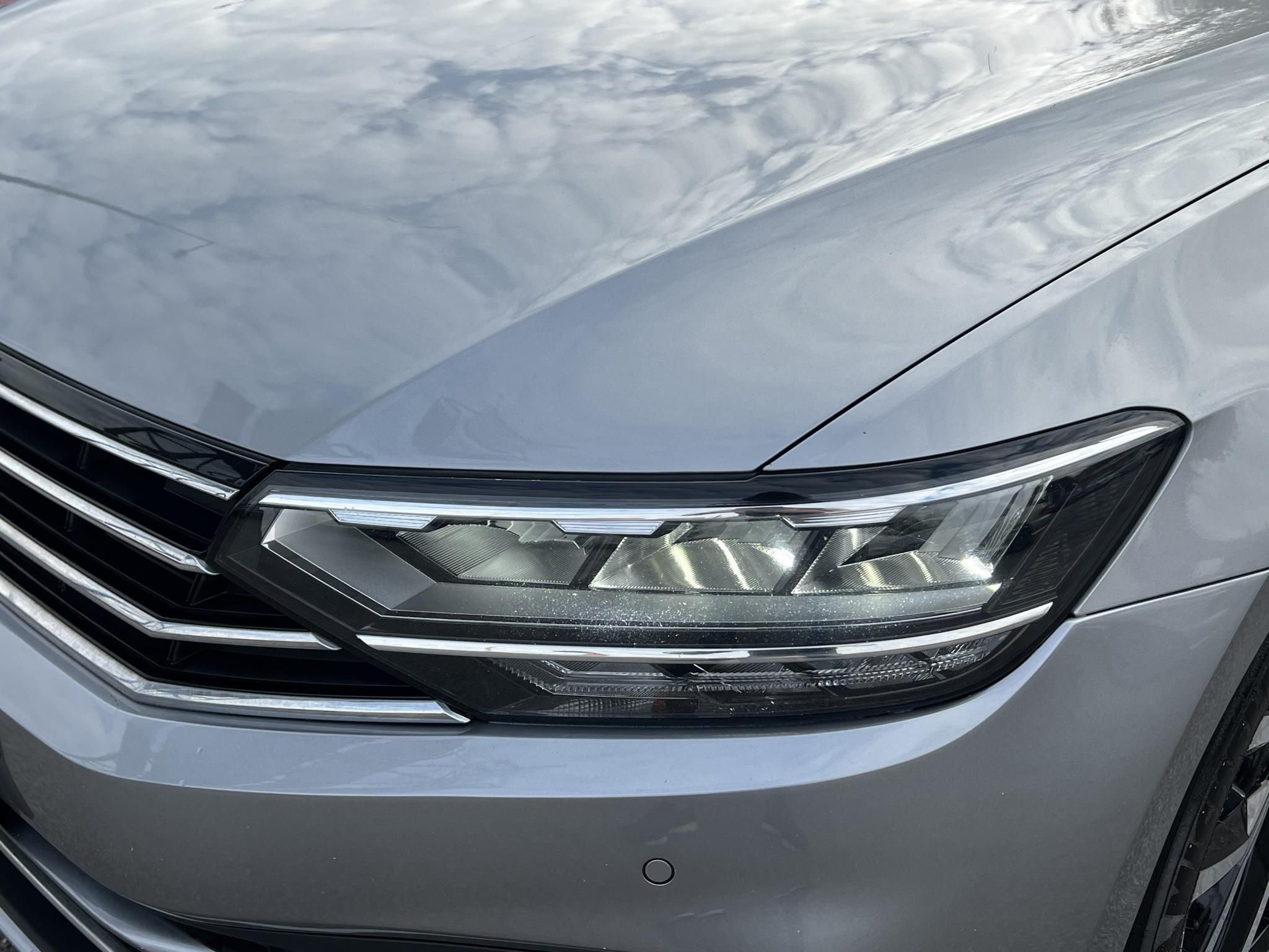 VOLKSWAGEN PASSAT VIII Variant 1.5 TSI ACT Business DSG 109e km. LED Távtartó Kamera Navi Ülésfűtés Bluetooth Téli-nyári kerék!