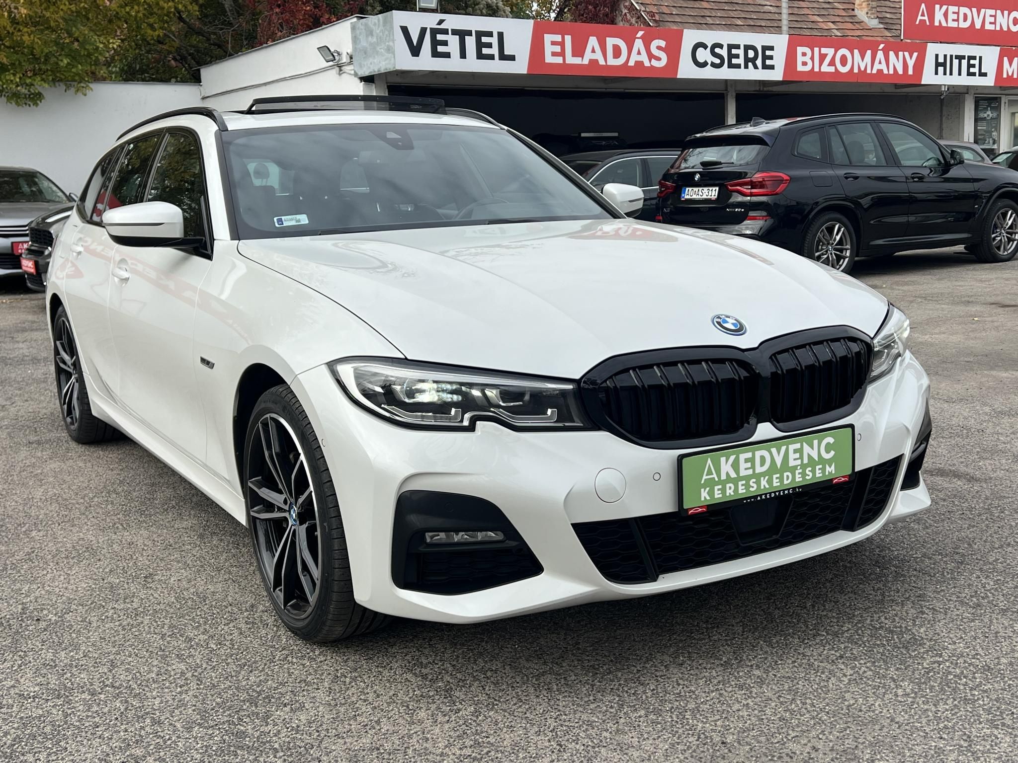 BMW 330e M Sport (Automata) Frissen szervizelt. LED Panorámatető ACC Holttér HUD Keyless Sávtartó