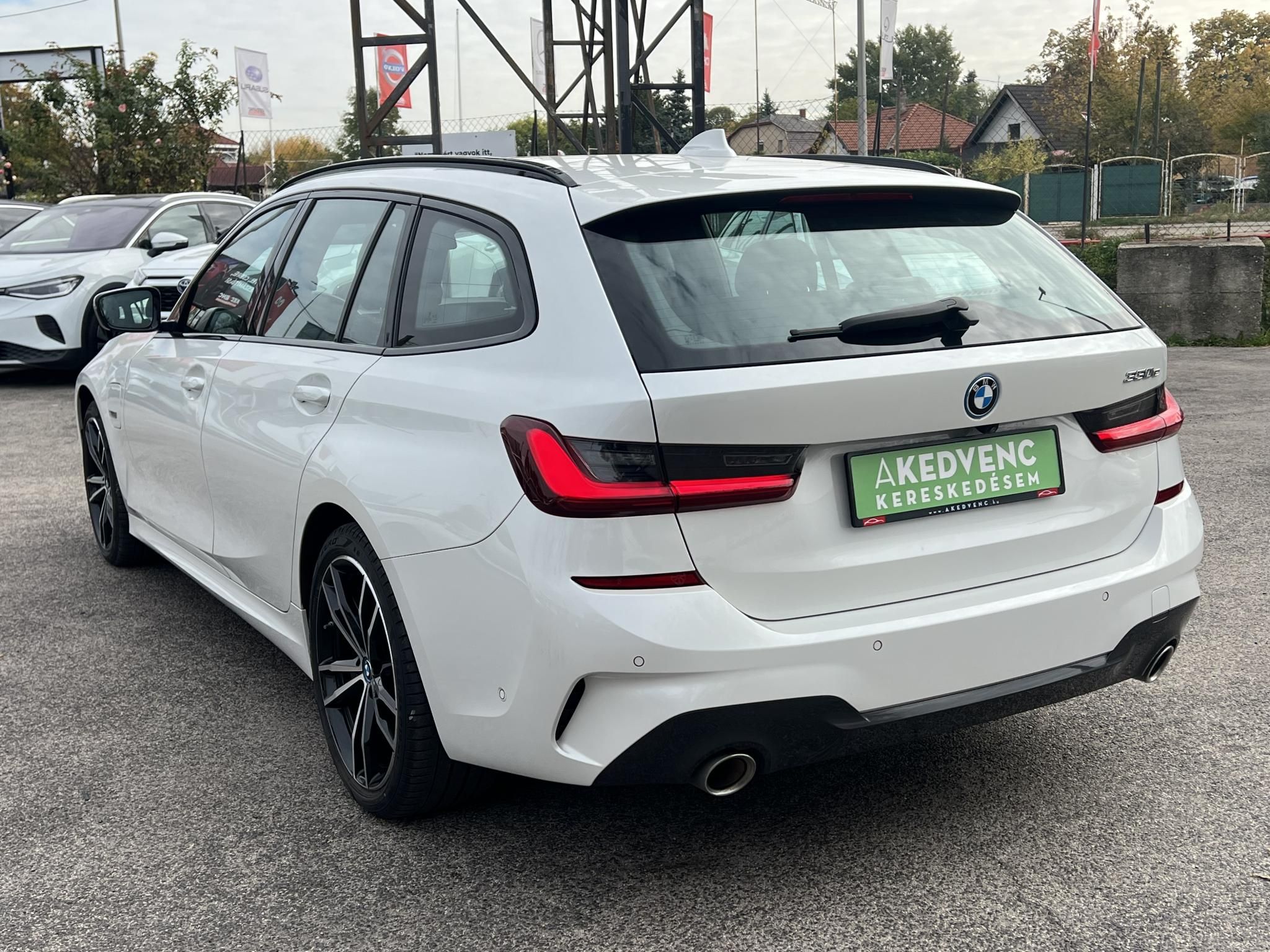BMW 330e M Sport (Automata) Frissen szervizelt. LED Panorámatető ACC Holttér HUD Keyless Sávtartó