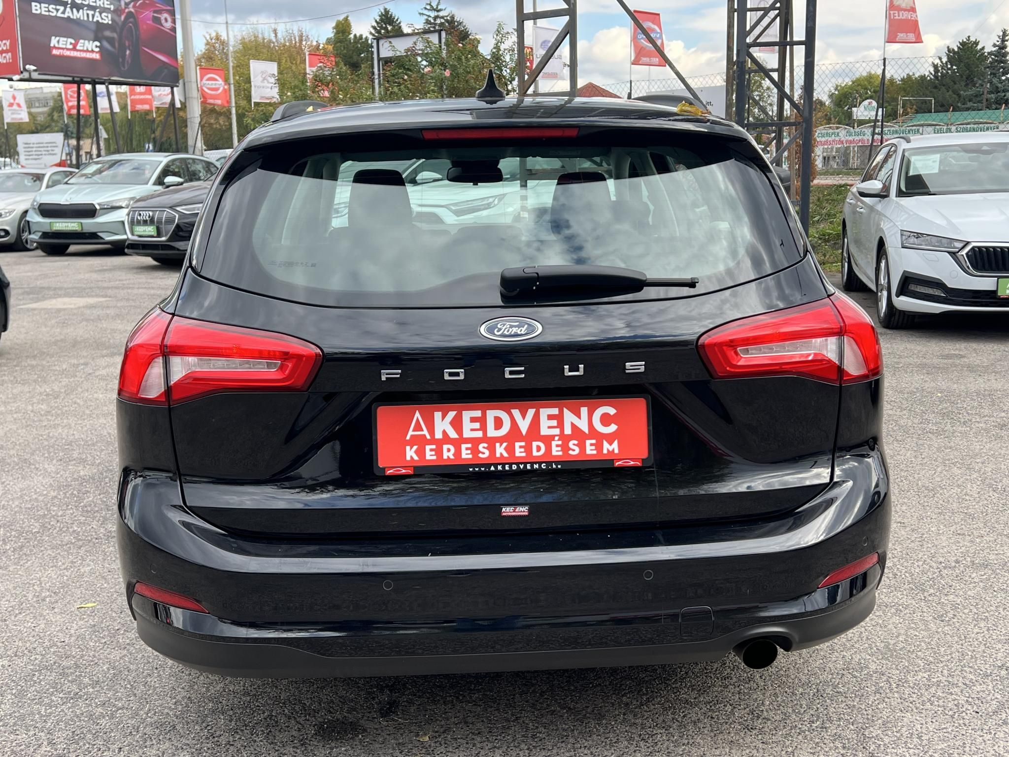 FORD FOCUS 1.0 EcoBoost Trend M.o.-i. 1.tul. Márkaszervizelt!